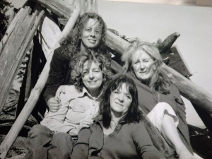 Friends who love and accept us help us heal emotionally Healing Power of Friendship, Friends Help us to Heal